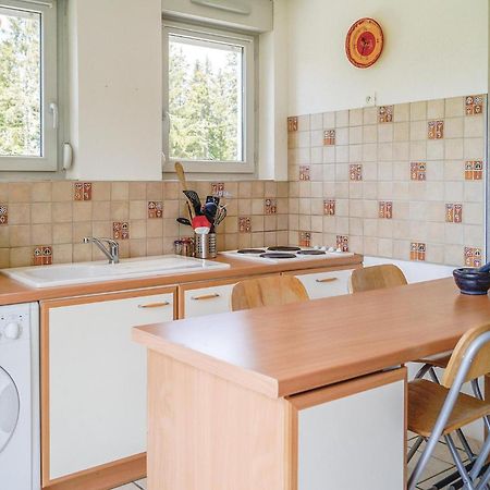 Cozy Apartment In Premanon With Kitchenette Eksteriør billede